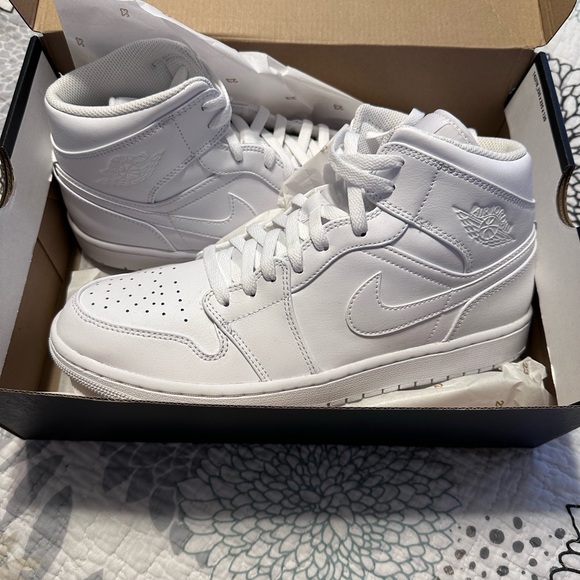 Mens Air Jordan 1 Mid - Picture 5 of 6